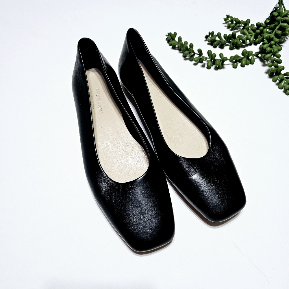 Everlane 90's square toe black leather flats size 8